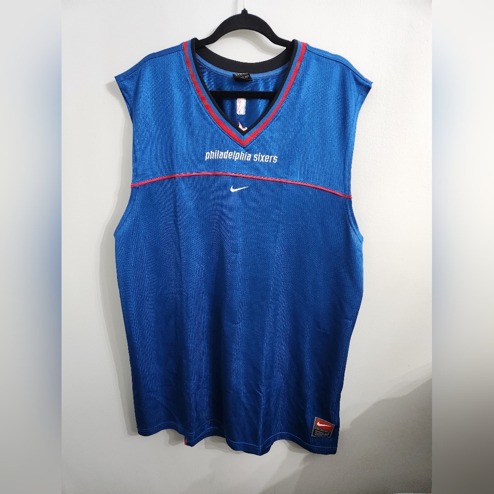 Vintage 90s/Y2K Nike Team Philadelphia 76ers Blue Sleeveless Jersey XXL NBA Bask